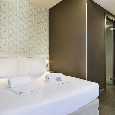 Laumon Hotel 3*