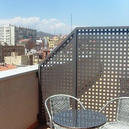 Laumon Hotel